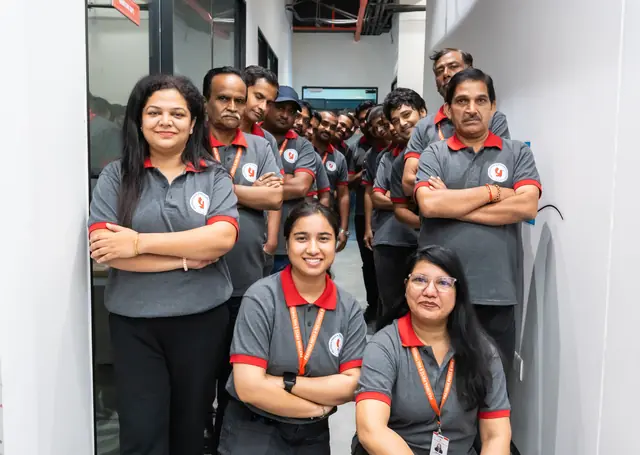 A PPML team collaboration moment at the Lucknow facility (1 of 4).